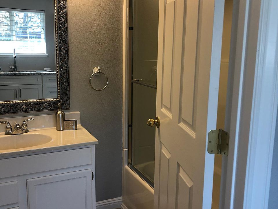 2nd image of 24 Lake St #B