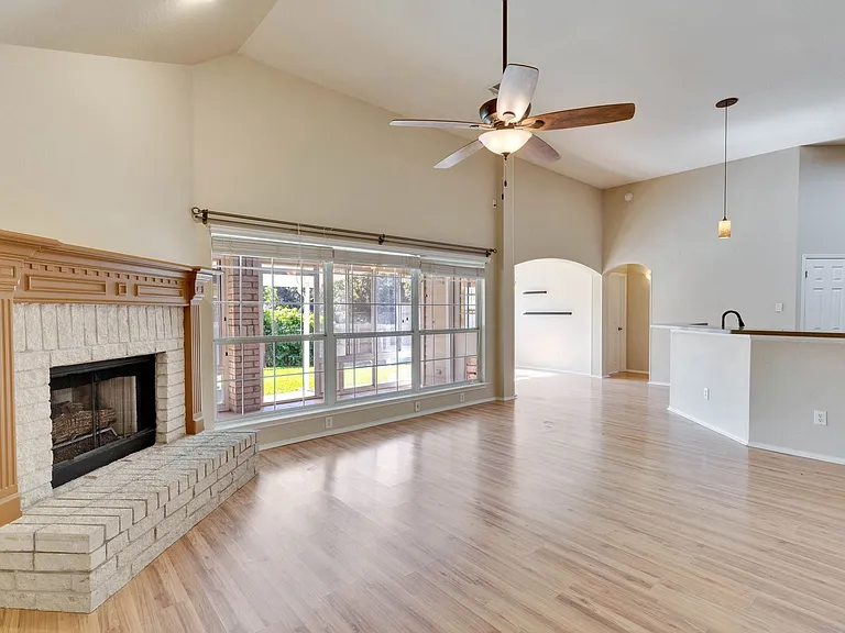 2901 Warwick Way — Photo 11