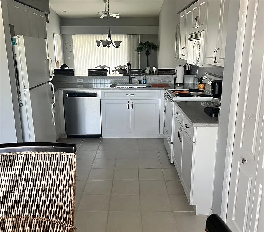 2 bed, 2.0 bath, 1414 sqft, $6,000 — Photo 4