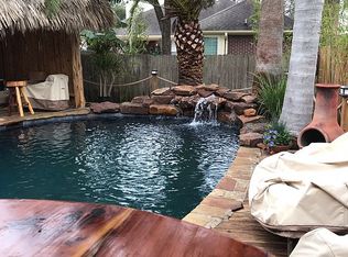 2810 Carmel Woods Dr, Seabrook, TX 77586