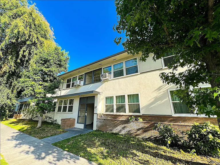 6 Bonita St #2B — Photo 1