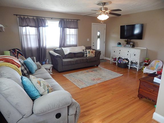 4th image of 1119 Crestwood Ct