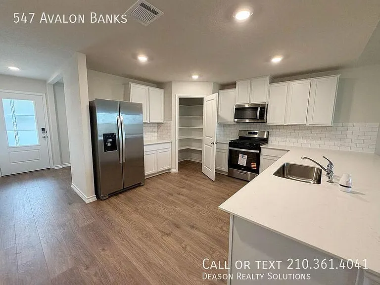 547 Avalon Banks — Photo 14