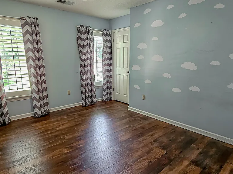 775 Royal Forest Dr — Photo 9