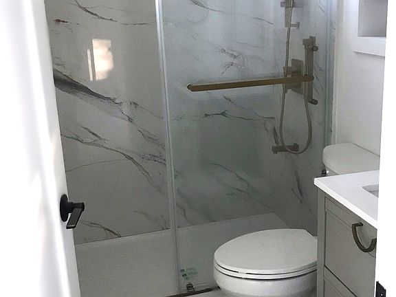 3rd image of 1823 Woodland Ave #1823