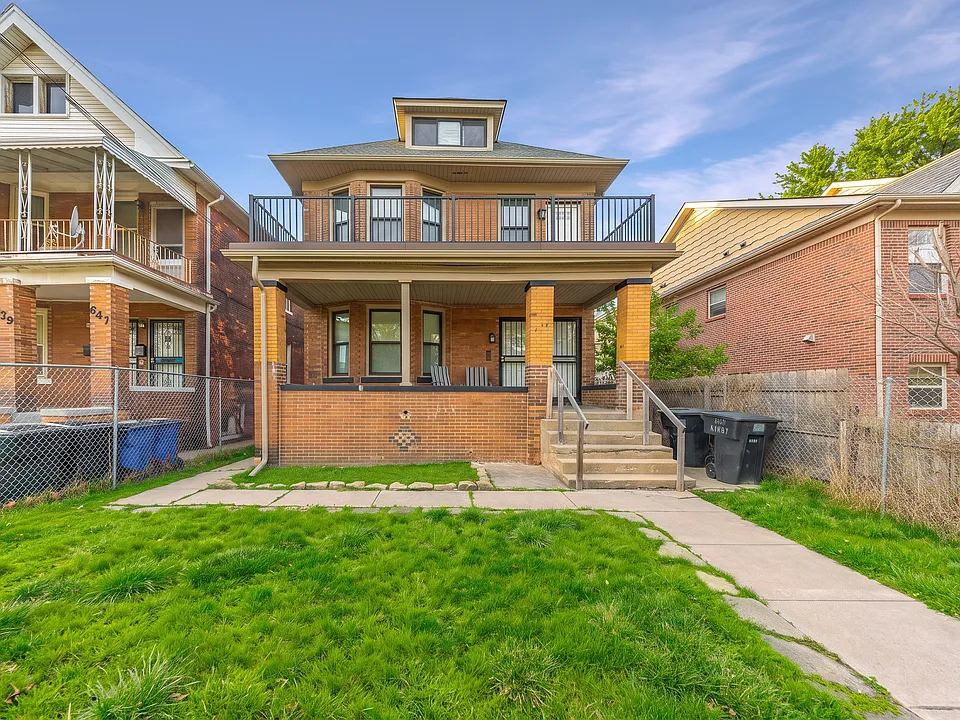 647 E Kirby St #2