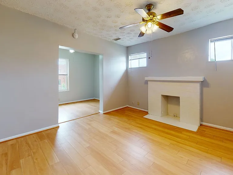 2610 Woodburn Ave #1 — Photo 2