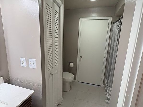 901 NW 7th St APT 106