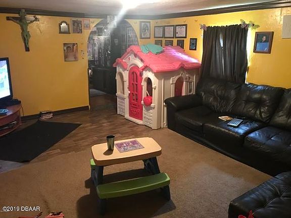 4th image of 2477 Guava Dr