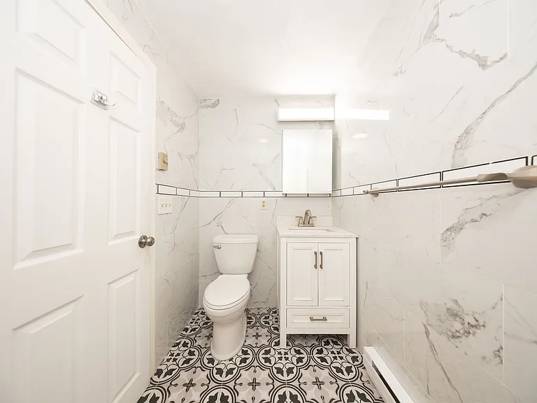 11B Gibbs St #28 — Photo 7