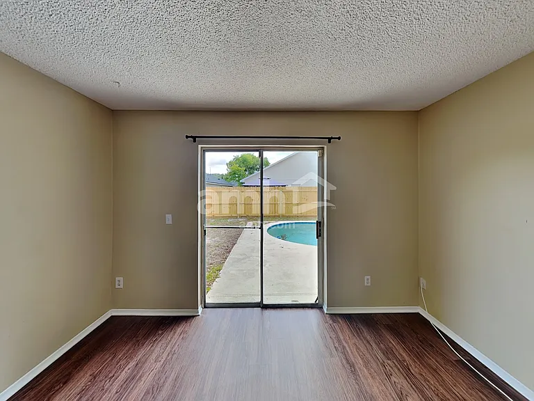 317 Morning Creek Cir — Photo 9
