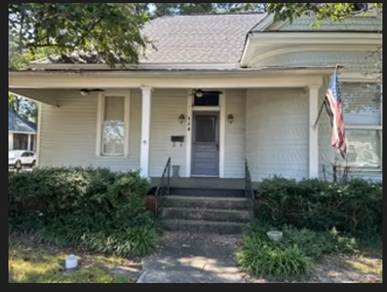184 Tournament St