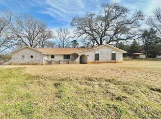 804 Range Rd, Palestine, TX 75801