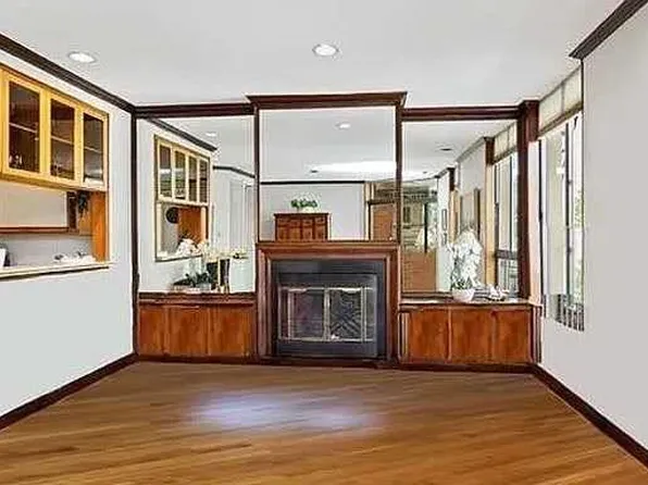 8 West 65th Street 5A image 2 of 8