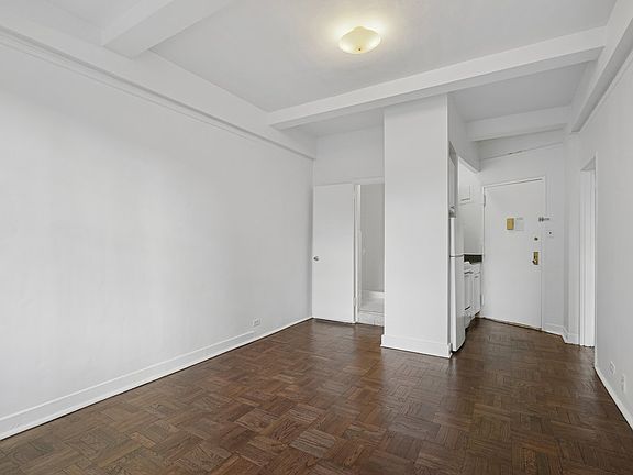 5th image of 160 W 71st St APT 14T