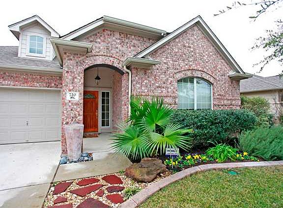 2nd image of 720 Bent Wood Pl