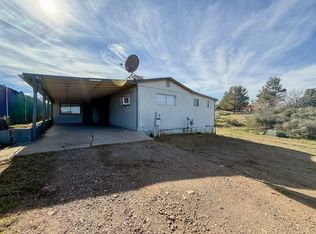 17401 E Meadow Ln, Mayer, AZ 86333
