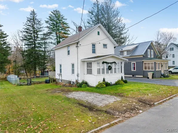 19 Ransom St, Dolgeville, NY 13329