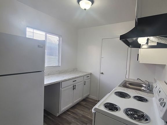 2nd image of 204 N 13th St APT C