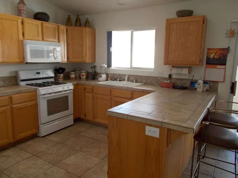 3179 Saratoga Ave — Photo 12