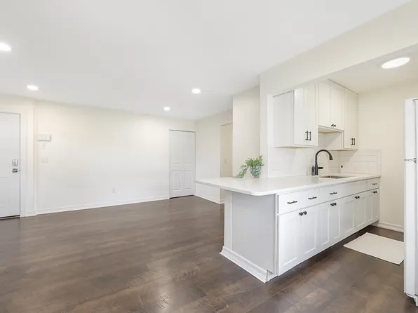 232 Lawton Avenue image 9 of 13