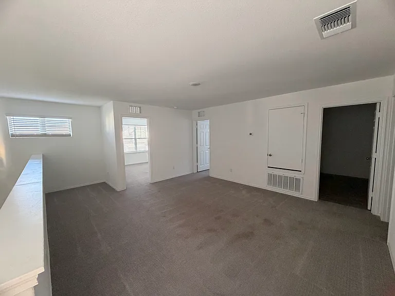 133 Bennington Dr — Photo 24
