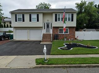 19 Bristlecone Dr, Howell, NJ 07731