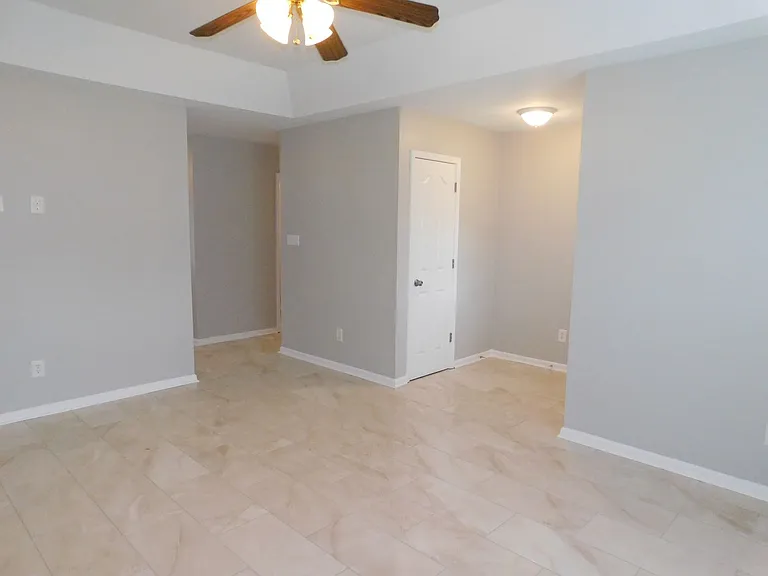 2027 E Park Dr — Photo 4