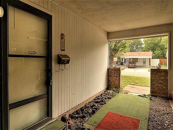 4th image of 2700 Birch Park Dr