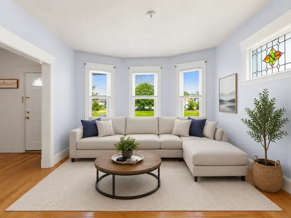 32 Gourley Rd Floor 1, Medford, MA 02155