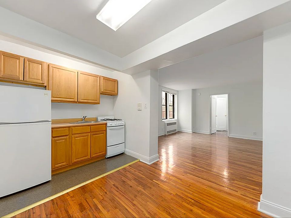 1st image of 209-31 86th Dr #2E