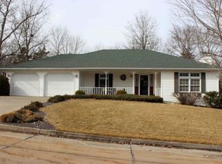 729 Deer Creek Rd, Jefferson City, MO 65109
