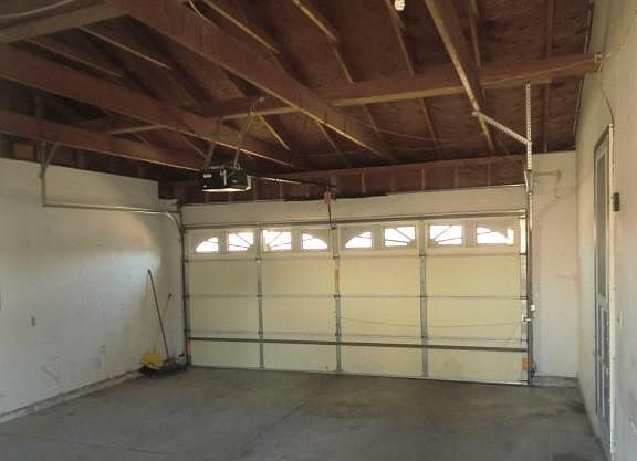 4th image of 1014 Cottonwood Dr