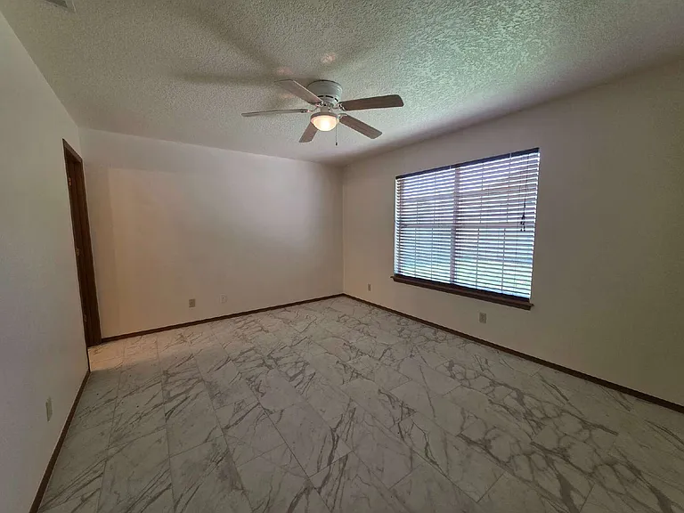 2723 Kasey Ave #B — Photo 9