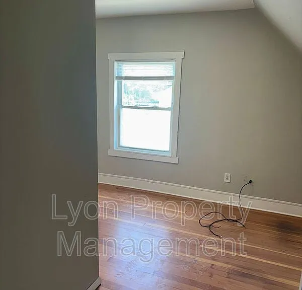 1225-1227 Warren Ave #3 — Photo 14