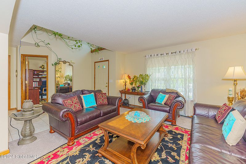 5th image of 51 Pine Valley Drive