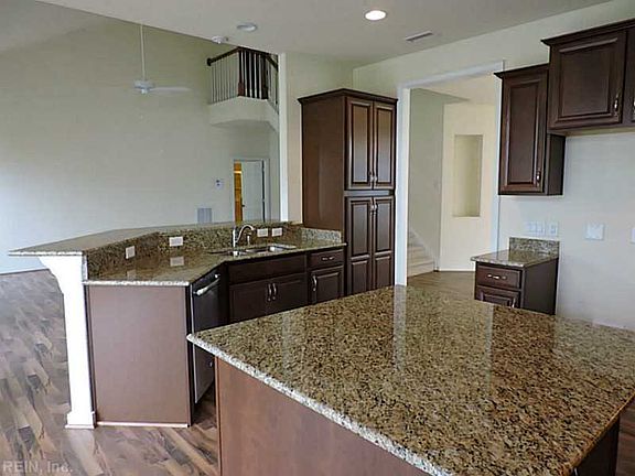 2nd image of 514 Linton Cir