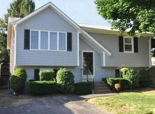 12 Suez St, Cranston, RI 02920