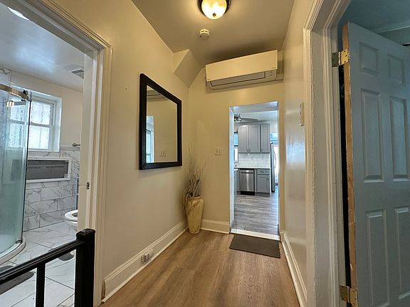 2nd image of 421 Jersey St #1