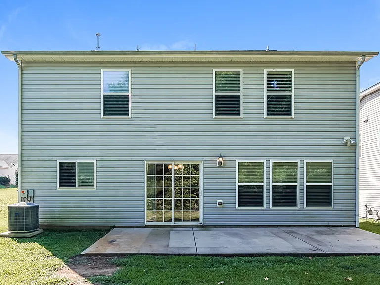 40 Norwich Dr — Photo 16
