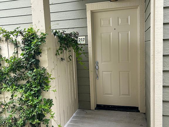 4th image of 217 Shoreline Ct