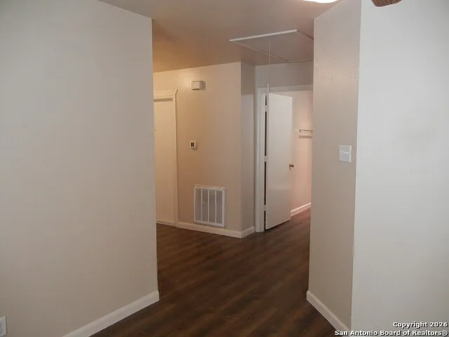 3 bed, 2.0 bath, 1206 sqft, $1,295 — Photo 3