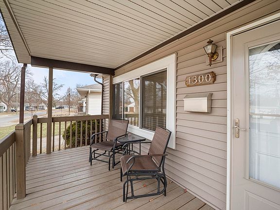 4th image of 1300 Ridgeway Ave