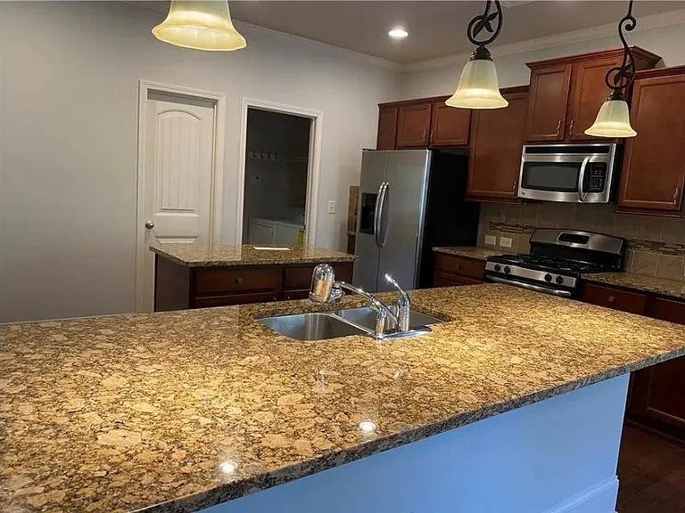 1030 Delo Ln — Photo 7