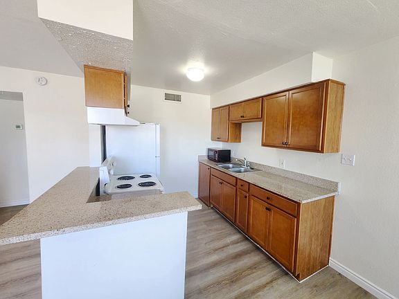 3rd image of 504 Calcaterra Cir #D