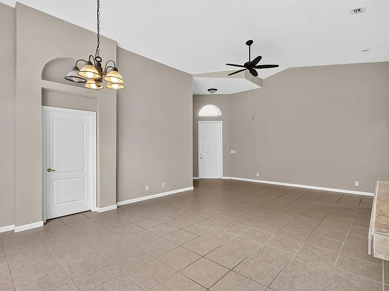6305 Spring Lake Ter — Photo 9