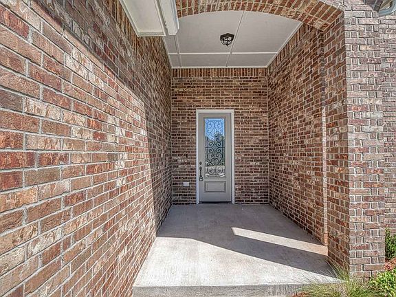 4th image of 1109 Siena Springs Dr