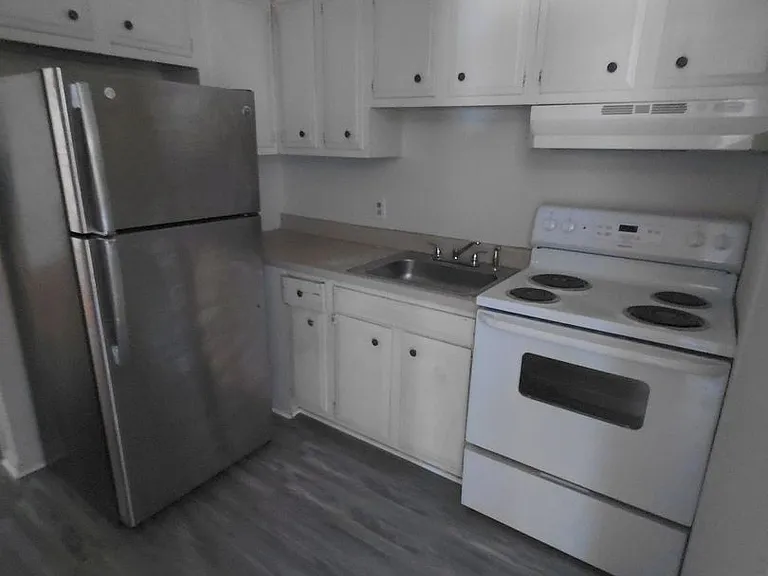 351 San Antonio Blvd — Photo 4