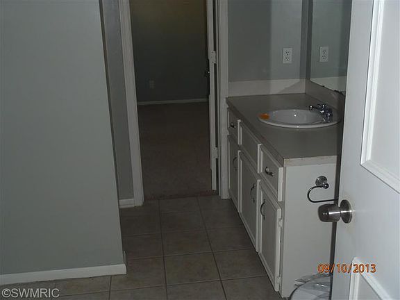 5th image of 2121 Blueberry Dr NW