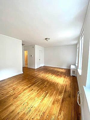 3rd image of 401 E 58th St APT A11